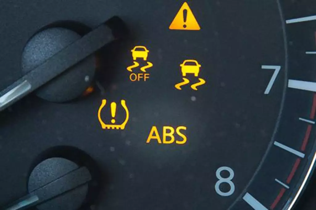Nhận biết các ký hiệu trên bảng điều khiển xe ô tô bạn cần biết